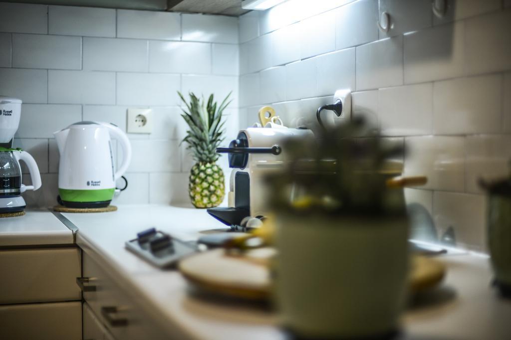 Your "Home Away From Home" In Acropolis Атина Екстериор снимка