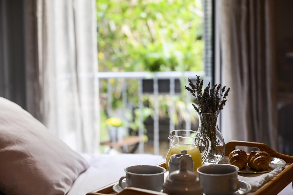 Your "Home Away From Home" In Acropolis Атина Екстериор снимка